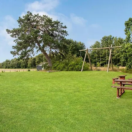 Beautiful In With Kitchen Holiday home