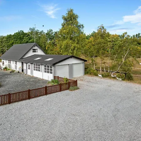 Holiday home Beautiful In With Kitchen